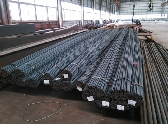 La barre d'acier HRB335 laminée à chaud a déformé la barre d'acier pour la construction de bâtiments