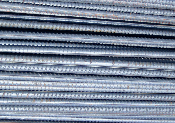 La barre d'acier HRB335 laminée à chaud a déformé la barre d'acier pour la construction de bâtiments